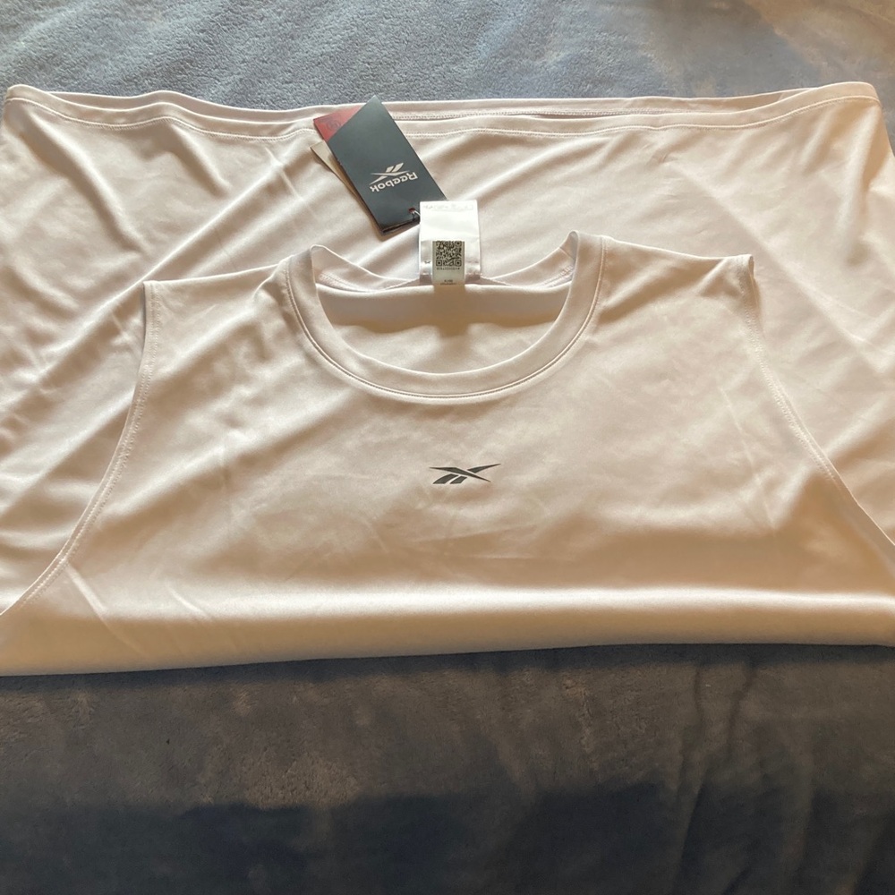 NWT Woman’s Reebok Classic White Sleeveless Top